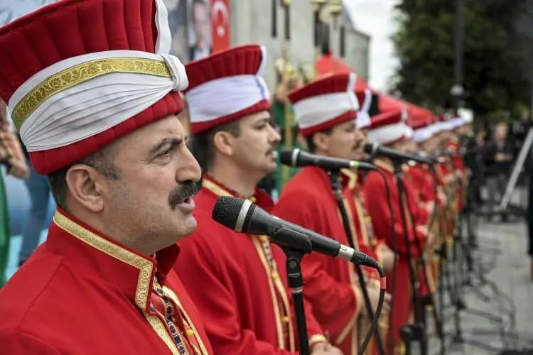 Mehteran çaldı, İstanbul inledi: Fethin 573. yılında çifte bayram coşkusu! Erdoğan Cuma namazını Ayasofya'da kıldı... - Fotoğraf: 10