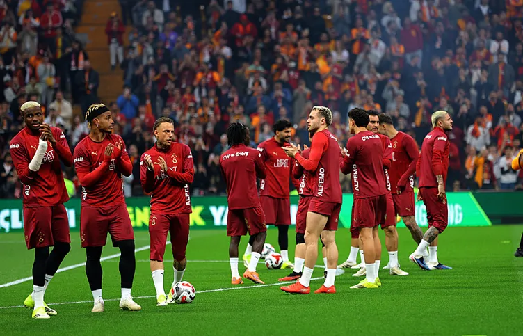 Galatasaray'da bu 7 futbolcu gelecek sezon kadroda olmayacak - Fotoğraf: 3