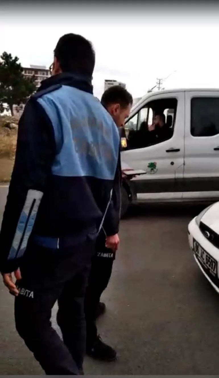 Ankara'da skandal iddia! Belediye aracında kanlar içindeki köpekler hayvanseverleri isyan ettirdi - Resim : 5