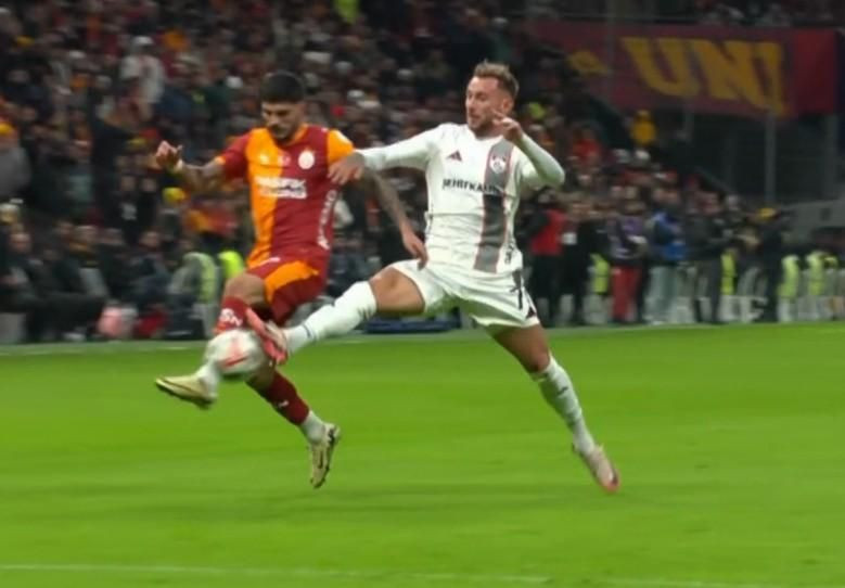 "Barış Alper Yılmaz ve Mario Lemina'ya net kırmızı kartı veremedi!" Eski hakemler Trio programında hatalı kararları tek tek açıkladı - Fotoğraf: 7