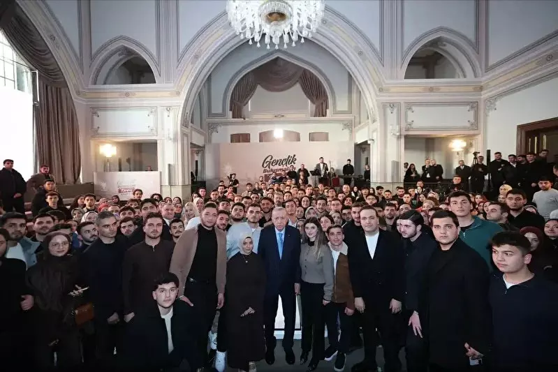 Cumhurbaşkanı Recep Tayyip Erdoğan gençlere kritik uyarı: Sakın istismarcılara ve millet düşmanlarına aldanmayın - Resim : 4