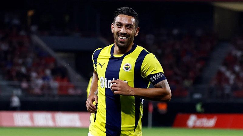 Süper Lig'de yılın transfer bombası! İrfan Can Kahveci ezeli rakibe imza atıyor