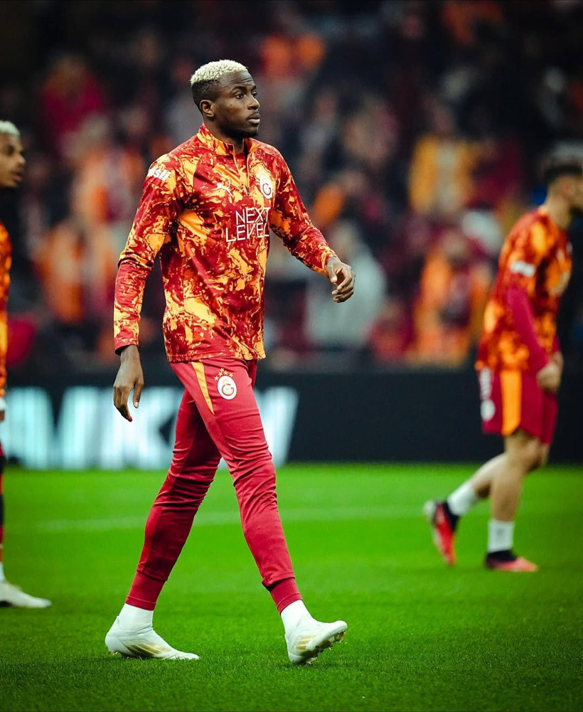 Victor Osimhen'in 986 karat elmastan oluşan dev kolyesi gündemde! Tasarımı ve değeriyle çok konuşuldu - Fotoğraf: 4