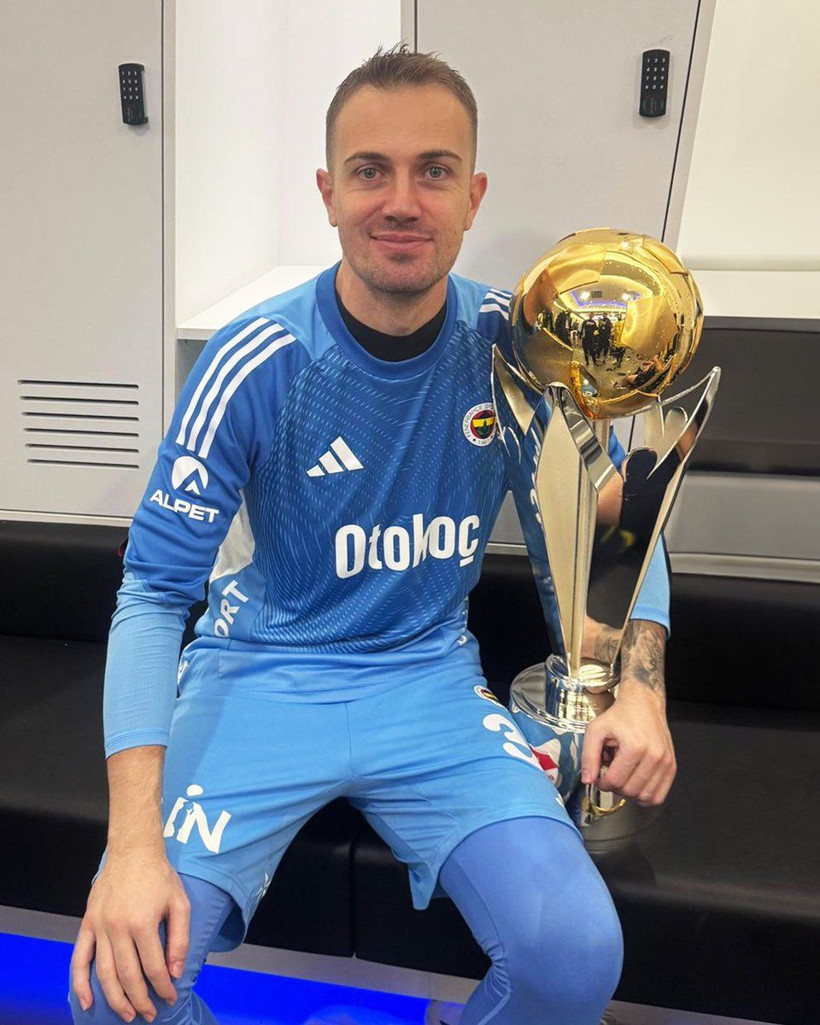 Domenico Tedesco biletlerini kesti! Fenerbahçe'de 4 ayrılık kesinleşti: İşte sıradaki gönderilecek 5 futbolcu - Fotoğraf: 4