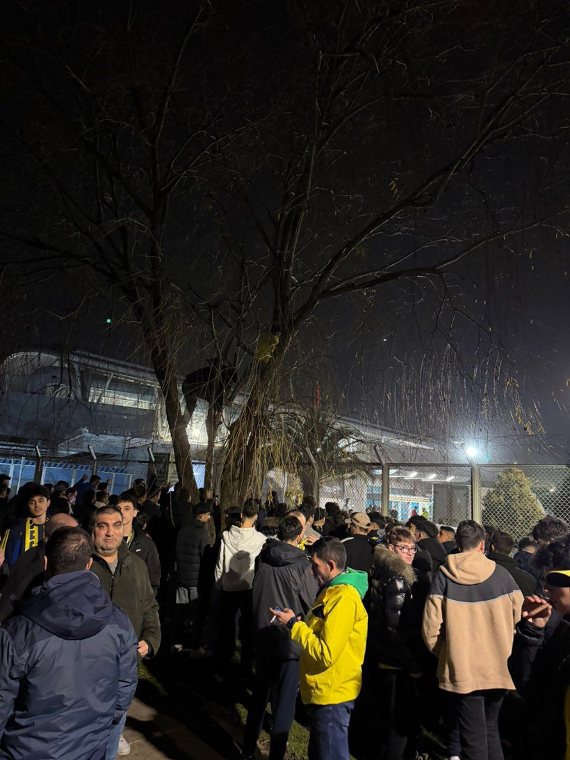 İstanbul'a gelen Kante'yi yüzlerce taraftar karşıladı - Fotoğraf: 10