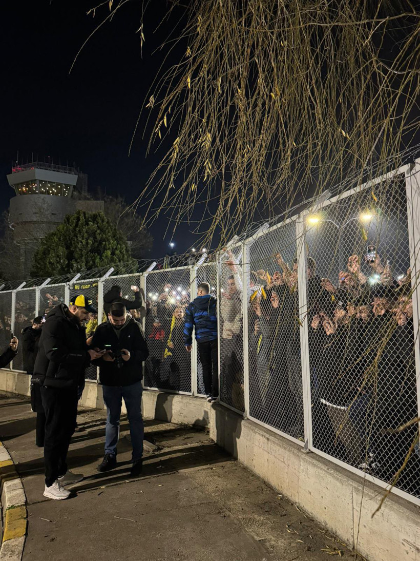 İstanbul'a gelen Kante'yi yüzlerce taraftar karşıladı - Fotoğraf: 2