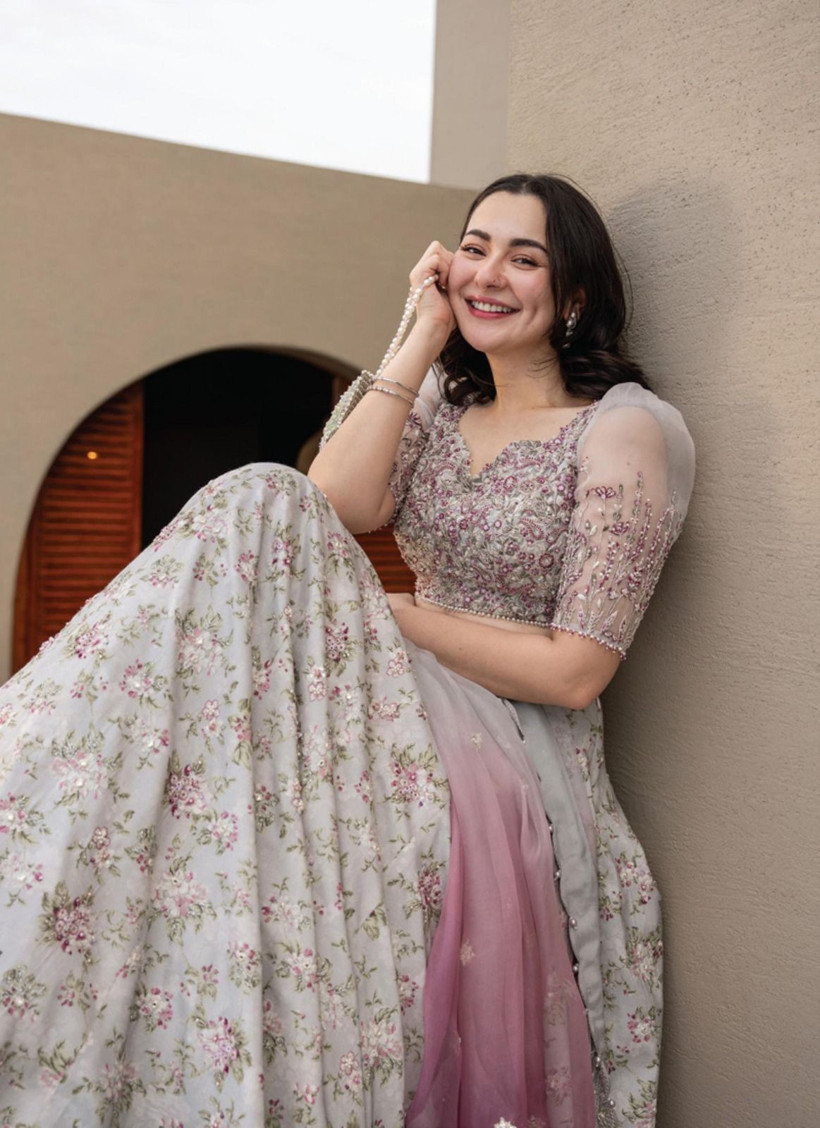 Dünyanın en güzel 10 aktrisi listesi açıklandı! Hande Erçel, Türkiye’den tek isim olarak zirveye oynuyor - Fotoğraf: 6