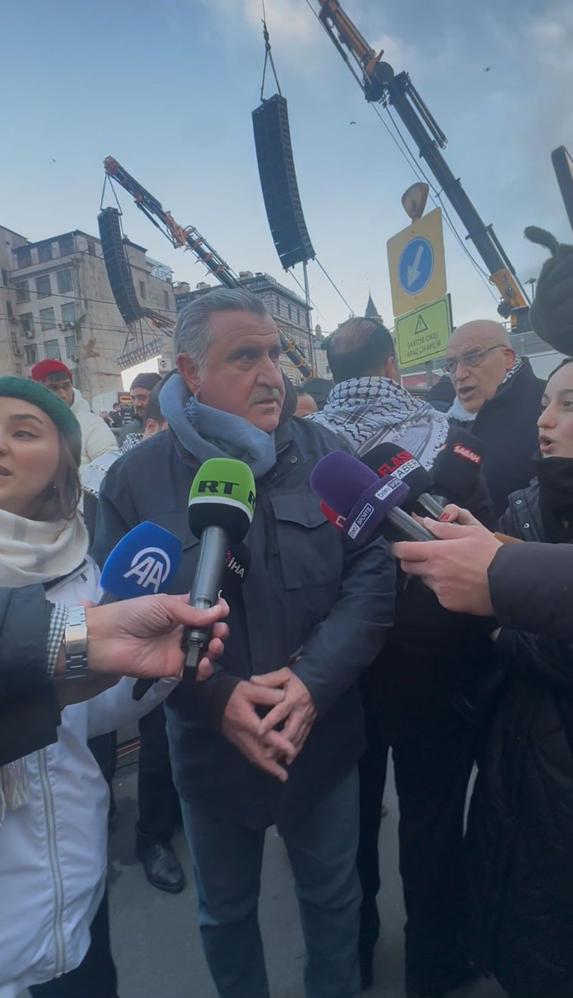 Gazze'nin çığlığı Galata'dan yükseliyor! Binlerce kişi yılın ilk günü İsrail zulmüne 'dur' diyor! Bakanlar da Galata'da... - Fotoğraf: 5