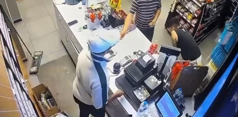 Korkunç cinayet! Rahat tavırlarla önce bekledi, sonra defalarca ateş etti - Fotoğraf: 1