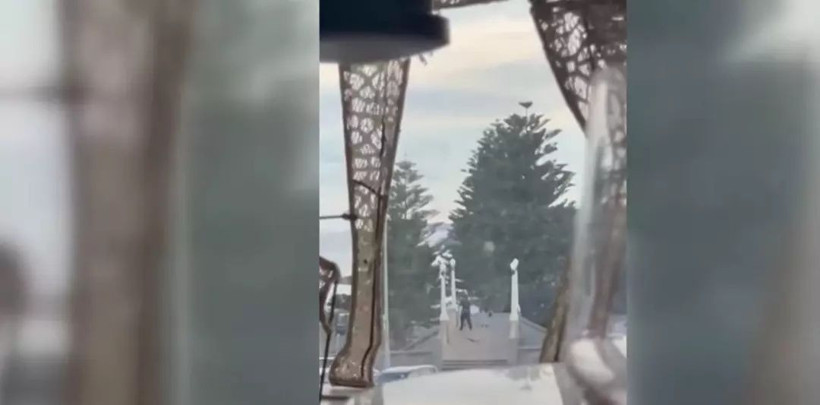 Sidney Bondi plajında silahlı saldırı! Avustralya paniğe sürüklendi... 2 gözaltı, başbakandan acil uyarı! Dehşet anları kamerada... - Fotoğraf: 3