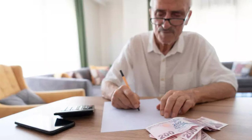 Emekli maaşlarında tarihi fark! 2025 mi 2026 mı? Emeklilikte hangi yıl daha avantajlı? - Fotoğraf: 2