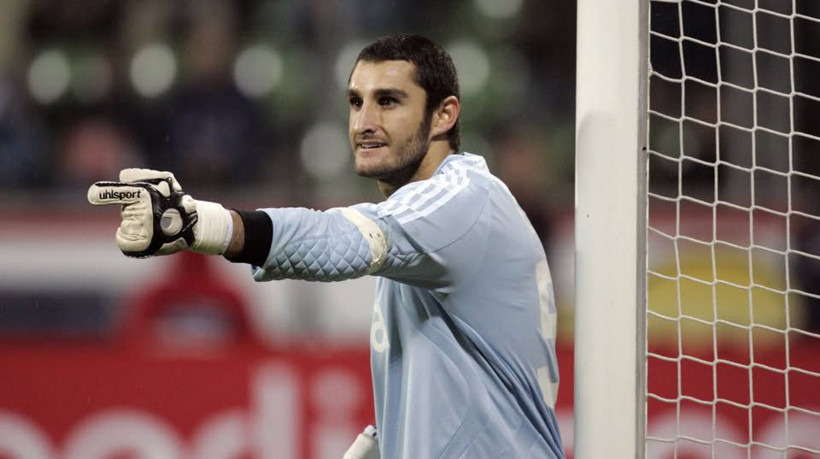 Galatasaraylı Müslüman futbolcunun istavroz çıkarması - Fotoğraf: 2