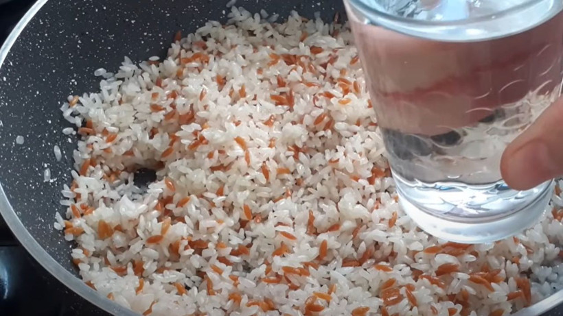 Pirinç pilavını elmas gibi parlatan yöntem; Tencerenin içerisine 1 tane eklemelisiniz - Fotoğraf: 10
