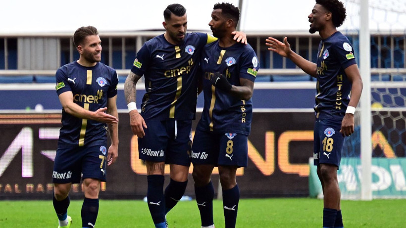 Yapay zeka tek tek açıkladı! İşte Süper Lig'de şampiyon olacak ekip ve küme düşecek takımlar... - Fotoğraf: 4