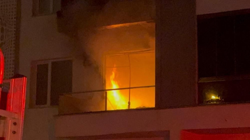 Diyarbakır'da hareketli dakikalar! Evi ateşe verdi - Fotoğraf: 1