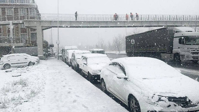 Hafta sonu planları değişecek! Valilik alarm verdi: İstanbul'da lapa lapa kar yağacak - Fotoğraf: 2