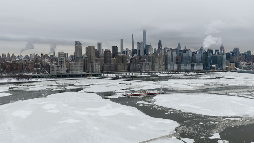 ABD donuyor! Hudson Nehri buz tuttu - Fotoğraf: 14