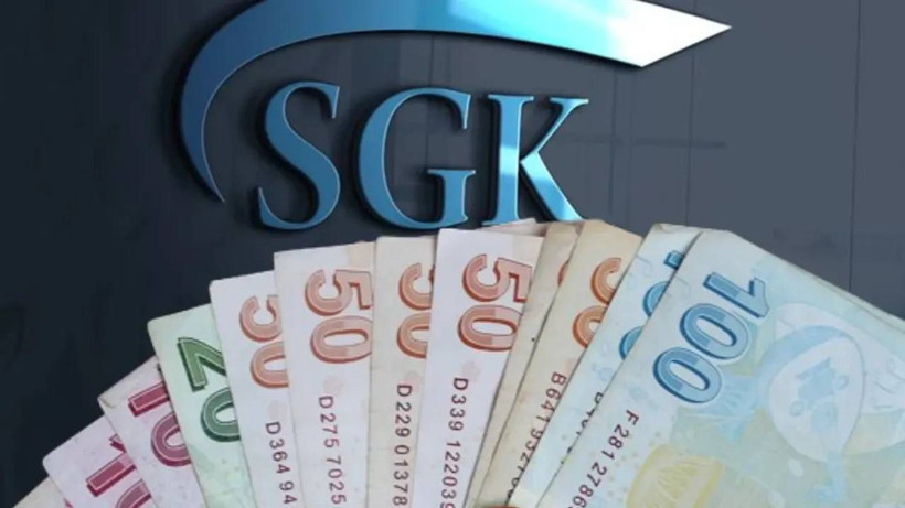 EYT'li ve emeklilere büyük şok! SGK uzmanı Özgür Erdursun üstüne basa basa uyardı: O kişilerin emekliliği iptal edilebilir - Fotoğraf: 6