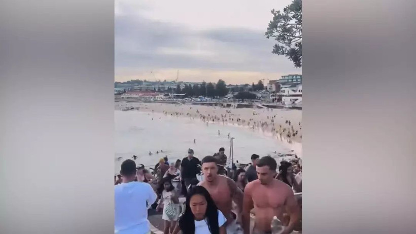 Sidney Bondi plajında silahlı saldırı! Avustralya paniğe sürüklendi... 2 gözaltı, başbakandan acil uyarı! Dehşet anları kamerada... - Fotoğraf: 7