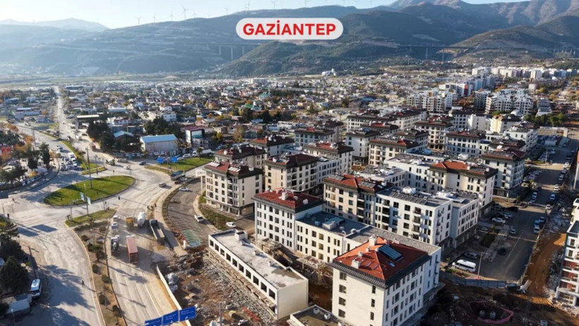 Asrın felaketinde izler asrın inşasıyla siliniyor! Şehirler yeniden ayağa kalkıyor! İşte deprem bölgesinin öncesi ve sonrası... - Fotoğraf: 17