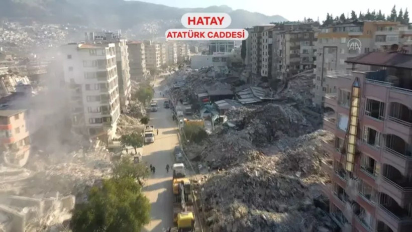 Asrın felaketinde izler asrın inşasıyla siliniyor! Şehirler yeniden ayağa kalkıyor! İşte deprem bölgesinin öncesi ve sonrası... - Fotoğraf: 5