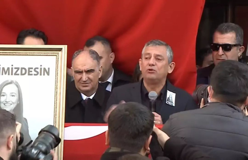 Manisa’da büyük hüzün: Gülşah Durbay son yolculuğuna uğurlandı, Özgür Özel gözyaşlarına boğuldu - Fotoğraf: 8