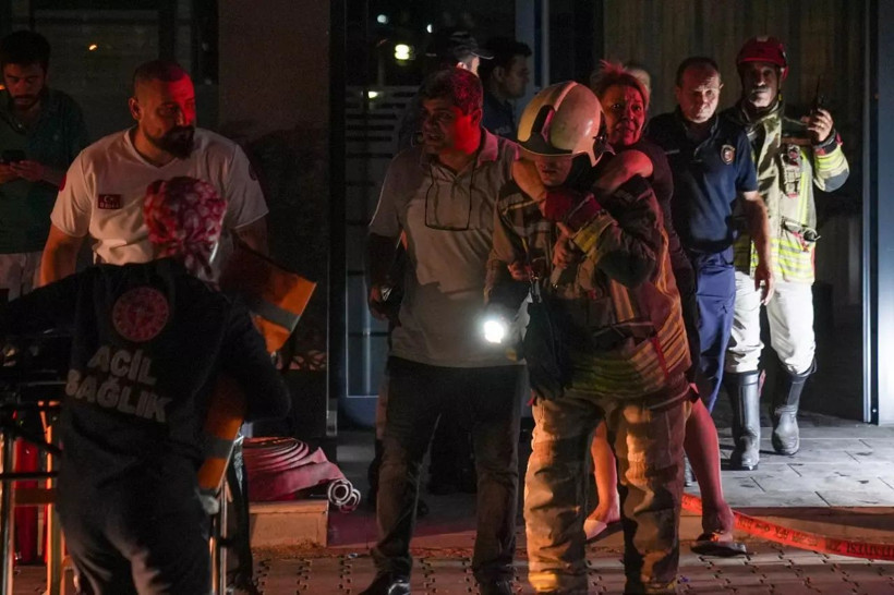 Ankara’da 26 katlı binada yangın faciası: 1’i bebek 3 kişi hayatını kaybetti, 27 kişi yaralandı - Fotoğraf: 5