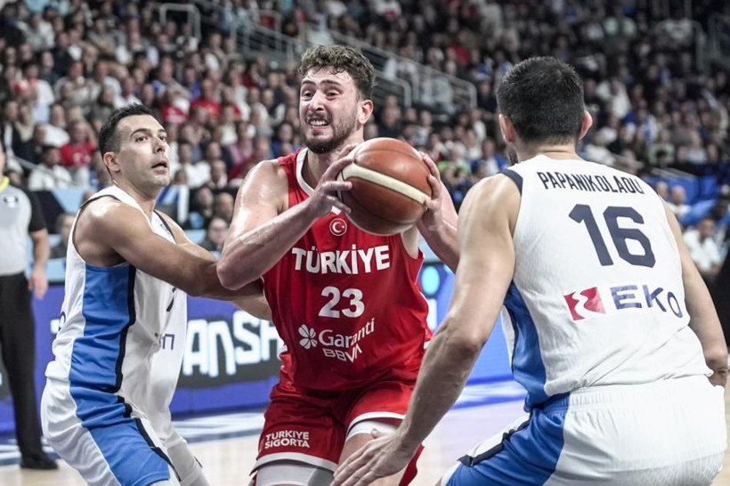 12 Dev Adam hezimeti sonrası Yunanistan'da manşetler: "Türkiye namağlup olmasının tesadüf olmadığını kanıtladı" - Fotoğraf: 2