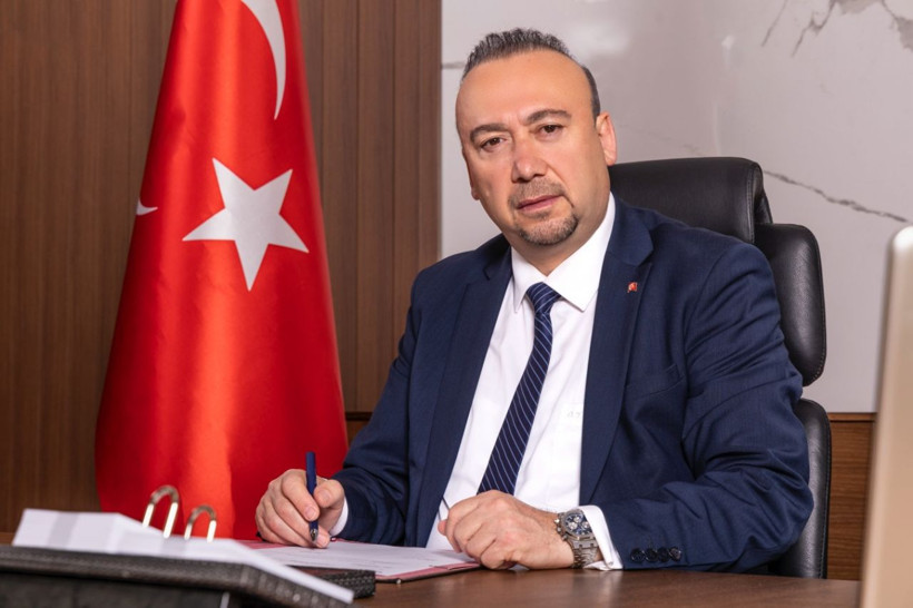 Otel odasında şok baskın: CHP'li Başkan Özkan Yalım ikinci telefonunu sevgilisinin iç çamaşırına sakladı! Görüntüler geldi... - Fotoğraf: 7