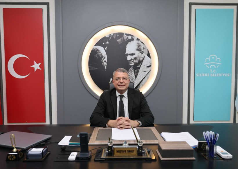 SON DAKİKA | CHP'li Silifke Belediyesi'ne şafak vakti Jandarma operasyonu! Belediye Başkanı Mustafa Turgut da gözaltında... - Fotoğraf: 2