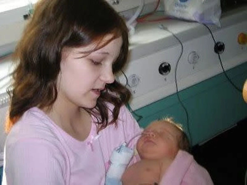 12 yaşında anne oldu! AÄŸabeyinin bebeÄŸini doÄŸurdu... Travmayla dolu bir çocukluk! - FotoÄŸraf: 3