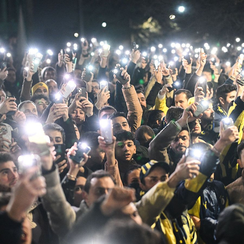 İstanbul'a gelen Kante'yi yüzlerce taraftar karşıladı - Fotoğraf: 13