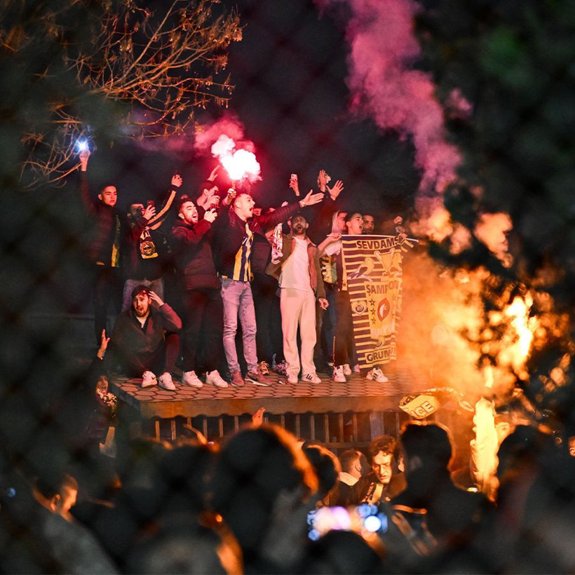 İstanbul'a gelen Kante'yi yüzlerce taraftar karşıladı - Fotoğraf: 12