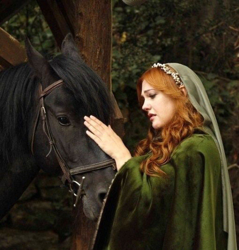 Meryem Uzerli'den yıllar sonra şaşırtan itiraf! Muhteşem Yüzyıl'da Hürrem Sultan rolünü alabilmek için yalan söylemiş - Fotoğraf: 2