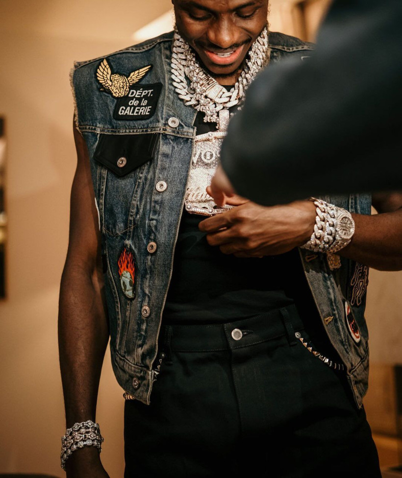 Victor Osimhen'in 986 karat elmastan oluşan dev kolyesi gündemde! Tasarımı ve değeriyle çok konuşuldu - Fotoğraf: 2