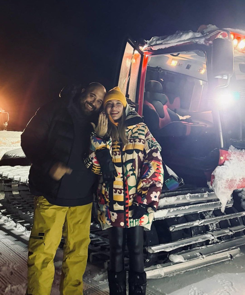 Kar tatilinde sevgilisine evlenme teklifi etmişti! Somer Sivrioğlu, 'Yuva yıkan' yorumunu görünce çileden çıktı! Takipçisine sert yanıt - Fotoğraf: 4