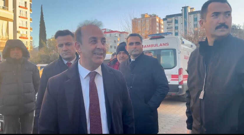 Adana'da intihara kalkışan polis memurunu İl Emniyet Müdürü ikna etti