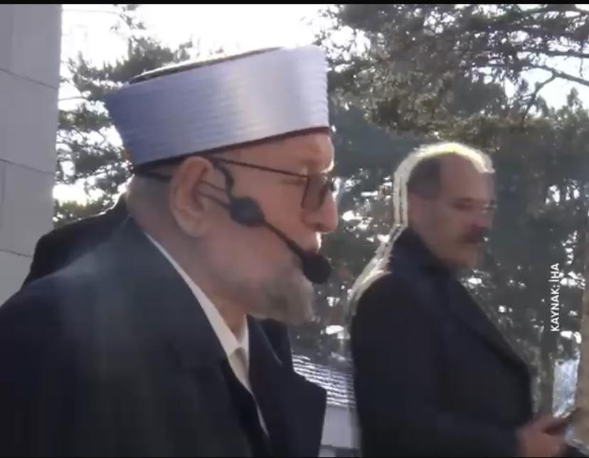 Eski Diyanet Başkan Yardımcısı Necmettin Nursaçan eşini son yolculuğuna uğurladı: Gözyaşları yürekleri dağladı