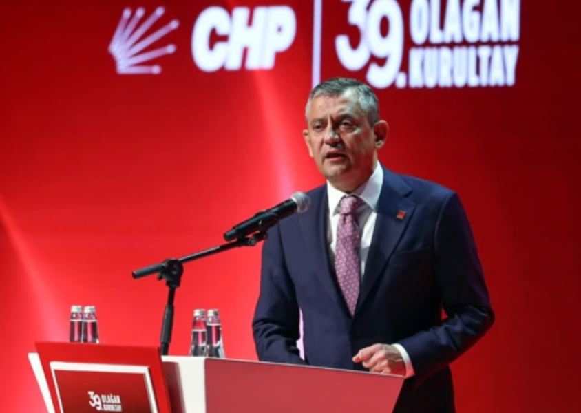 CHP’de yeni A Takımı belli oldu: Özgür Özel MYK’yı 18 kişiye düşürdü! Genel Sekreter Selin Sayek Böke, Parti Sözcüsü Zeynel Emre oldu!