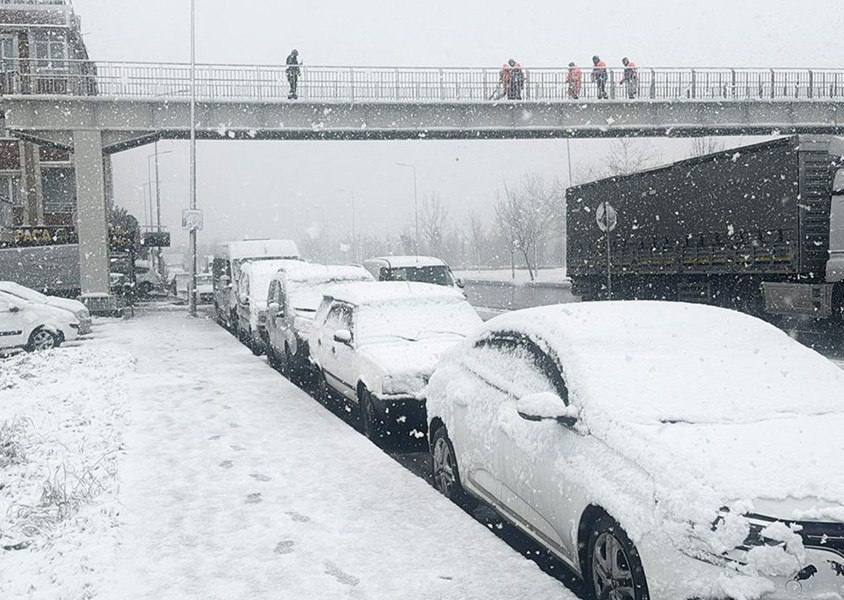 İstanbullular dikkat! Lapa lapa kar geliyor: İşte İstanbul'da kar yağışının beklendiği tarih
