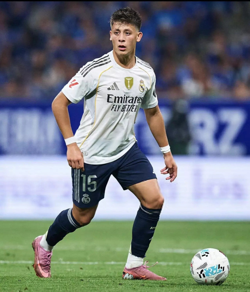 Arda Güler asistini yaptı, Real Madrid 3 puanı 3 golle aldı (Real Oviedo 0 - 3 Real Madrid | Maçın sonucu) - Resim : 2