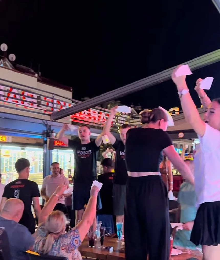 Turizm merkezlerindeki önlemler İngilizlerin tepkisine neden oldu! - Resim : 6