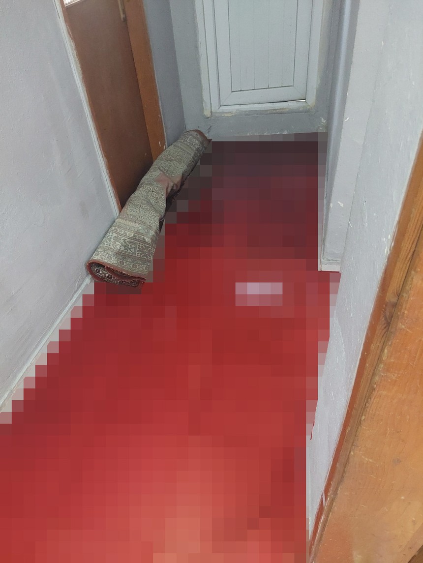 Kanalizasyondan gelen kurban kanı iki daireyi bastı, eşyalar çöp oldu
