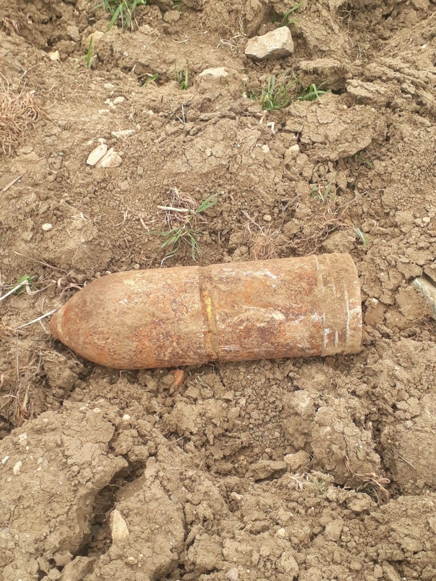 Mezar kazısında Çanakkale Savaşları'ndan kalma top mermisi bulundu, imha edildi
