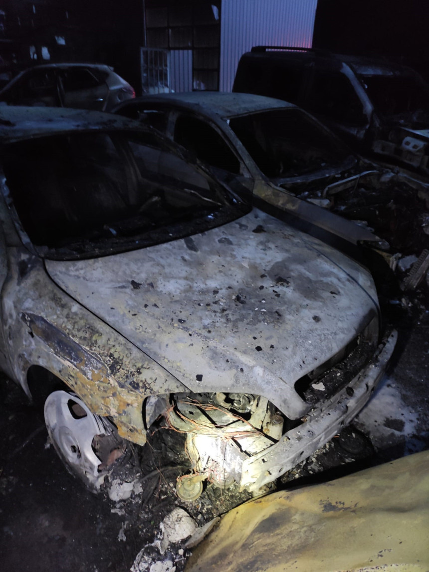 Tekirdağ’da korkunç yangın! İş yeri ve 6 lüks otomobil küle döndü