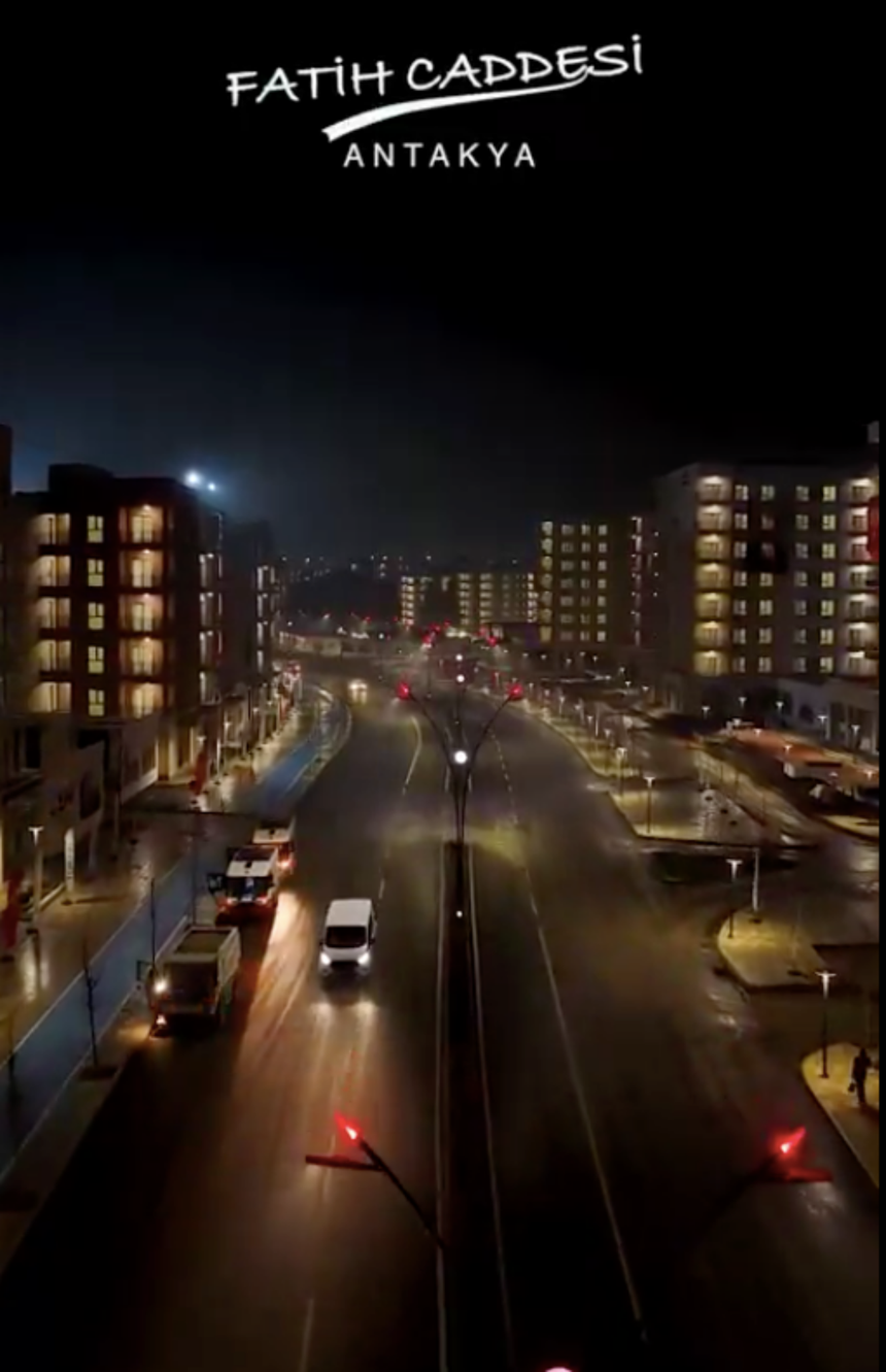 Hatay'ın yeniden doğuşu! Antakya Fatih Caddesi ışık saçıyor! Gece böyle görüntülendi