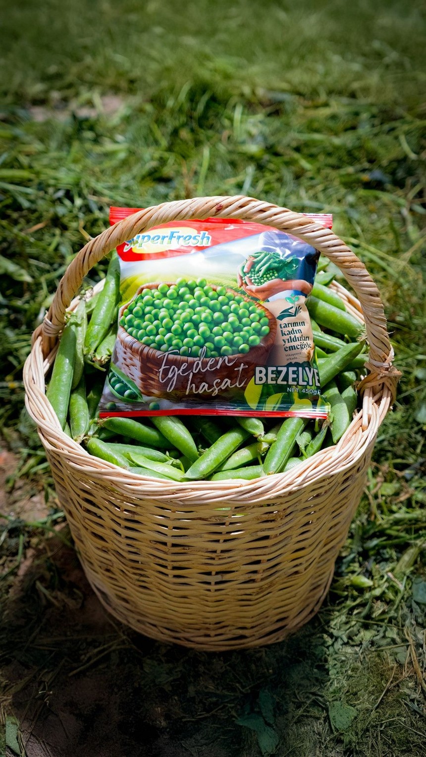 SuperFresh’ten ilham veren proje! Tarımın kadın yıldızları ile Ege’den hasat bezelye