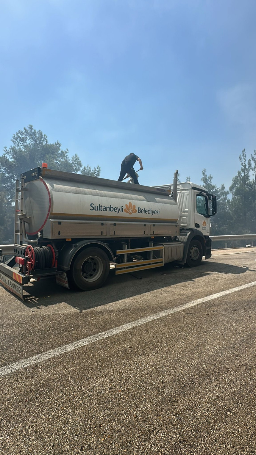 Bursa’daki orman yangınlarıyla mücadeleye Sultanbeyli Belediyesi'nden destek