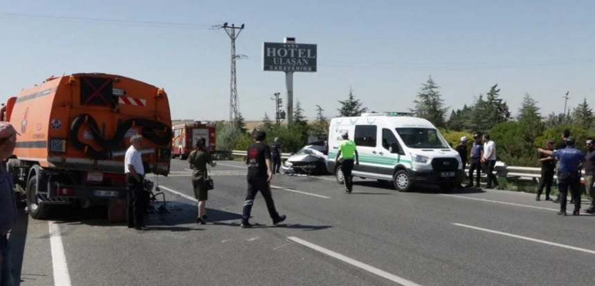 ASELSAN'a iş görüşmesine gidiyordu! Genç Mühendis yol kenarındaki temizlik aracına çarparak hayatını kaybetti