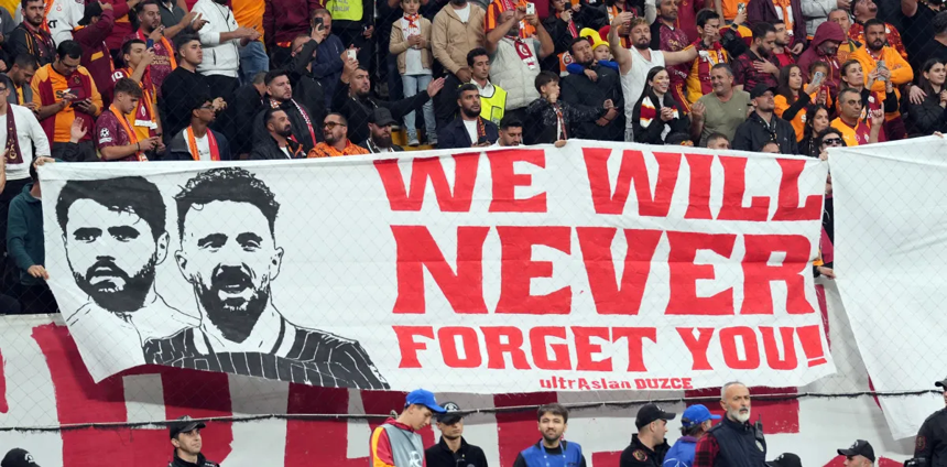 Galatasaray taraftarı, Diogo Jota ve Ahmet Çalık'ı unutmadı